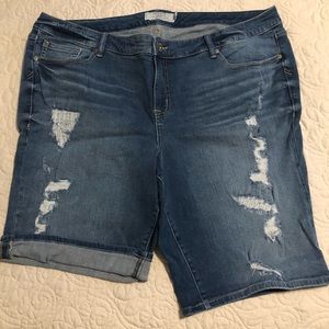 Torrid Distressed Shorts Size 24 🔥LIKE NEW🔥